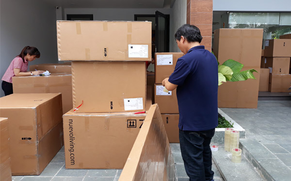 Express delivery service to Australia